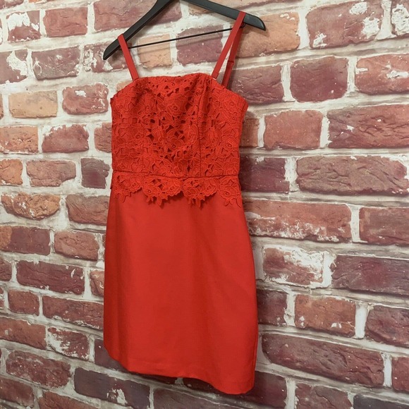 H&M Dress Women's Size 10 Red Embroidered Floral With Removeable Straps - Picture 2 of 9